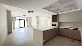Spacious 1Bed | Skyline Pool View | Modern Finish