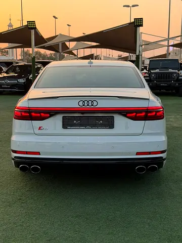 2020 AUDI S8 photo 6