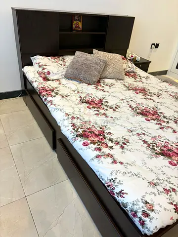Queen Size Bed with multiple Storage space