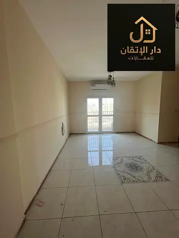*غرفة وصالة للإيجار السنوي في القليعة - 26,000 درهم*