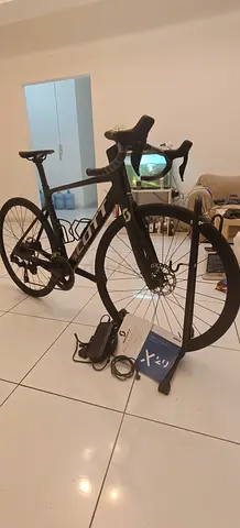 2024 Full Carbon 105 Di2 Scott Addict RC Eride Road Bike— Ready to Ride