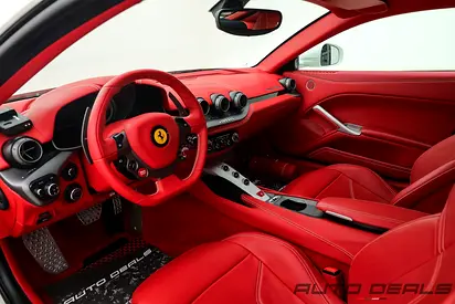 صورة 16 لـ 2013 Ferrari F12 BERLINETTA