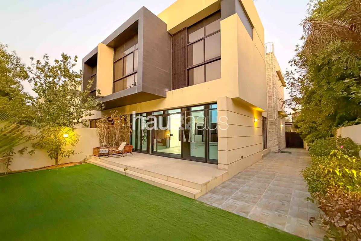 Unfurnished | 4 Beds + Maids | Spacious | THL-A