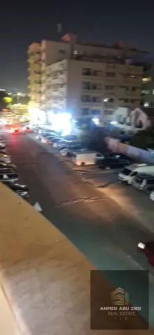 غرفة وصالة للإيجار السنوي في الراشدية 3 بعجمان، بسعر 26,000 درهم سنوياً، مع إمكانية السداد على 4 أو 6 دفعات وتأمين شيك.