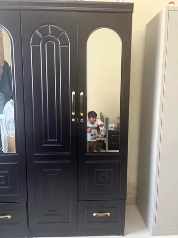 Dark wood 2-door wardrobe with mirrors and drawers - good condition