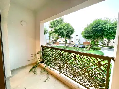 بدون عمولة | شقة مشرقة 3 غرف | مجتمع مناسب للحيوانات الأليفة | تصميم معماري بطابع متوسطي