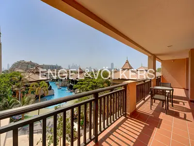 Lagoon and Skyline Views | Beach Access