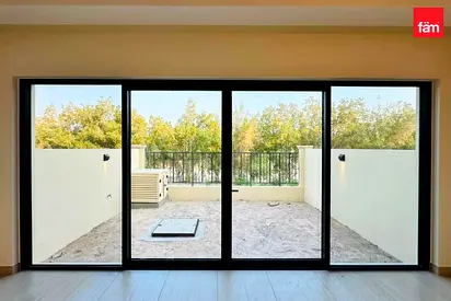 Single Row | Appliances Included | Community View