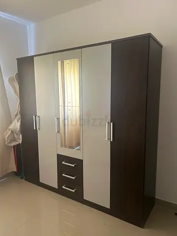 Large 5-Door Wardrobe with Mirror & 3 Drawers – 210x210cm