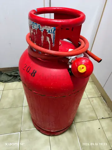 20.8kg Red LPG Gas Cylinder with Regulator and Hose - Used