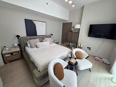 Spacious 2 Bedroom | Pool view | Unfurnished