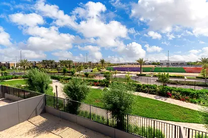 EXCLUSIVE | 4BR+M | SPACIOUS