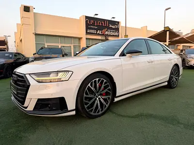 2020 AUDI S8 photo 2