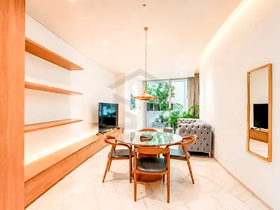 Private Jacuzzi | Freehold | Vacant