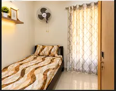 Single Partition | Near Union Metro | Available October 1