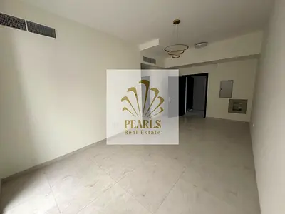 Luxurious brand-new 2BHK master! Spacious living room, store, fitted kitchen, 3 baths & owner maintenance. Prime location & deal price!