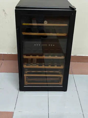 Hoover brand wine 🍷 fridge