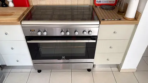 Electrolux 5Burner Gas Oven Electric Combination 90x60cm