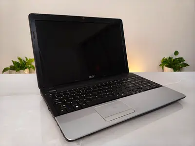 Acer Aspire E1 Laptop