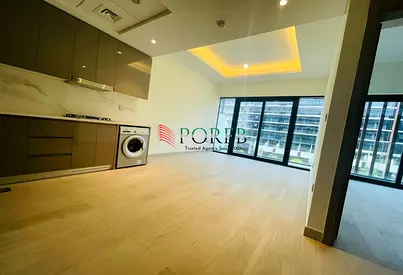 Bright and Spacious | Boulevard | Rented