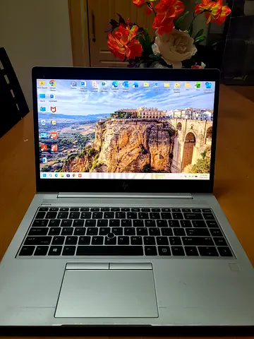 HP EliteBook 840 G5 - 14" Business Laptop (Silver) - Good Condition