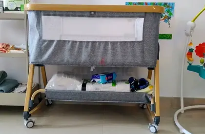 Height Adjustable Bedside Bassinet with storage and wheels