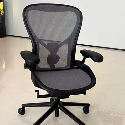 Herman miller Aeron remastered size B fully loaded