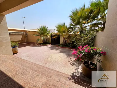 Beautiful fully furnished 3-bedrooms Villa with Beautiful Green Garden