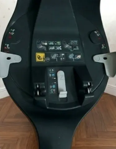 Maxi-Cosi pearl 360 with rotating family fix
