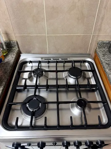 Stainless Steel 4-Burner Gas Cooker - Good Working Condition