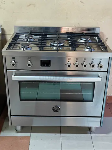 Bertazzoni Gas & Electric Cooker – Premium Quality, Excellent Condition