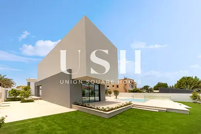 Luxurious 5BR Villa | Private Pool | Landscape Garden
