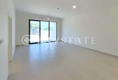 Elegant 3BR Townhouse| Spacious | Handovered