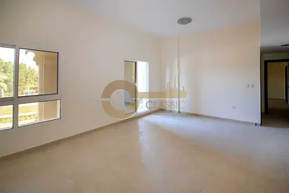 FAMILY LIVING | OPEN KITCHEN | SPACIOUS UNIT