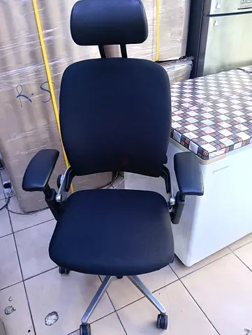 Steelcase leap V2 headrest chair for selling.fully adjustment