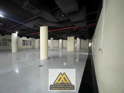 For business owners and commercial projects: Rent a large, fully equipped commercial floor, ready for use/furnished with basic amenities.