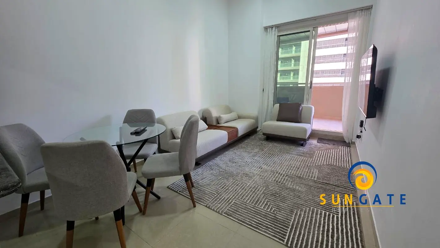 nearby metro and mall , rented unit , low floor