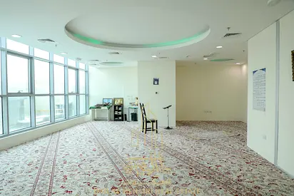 شقة واسعة بغرفتي نوم | 3 حمامات | مطبخ مغلق | شرفة