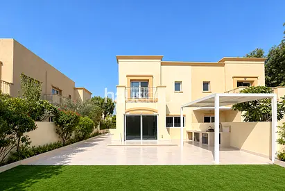 Lake & Skyline View | Fully upgraded | Vacant