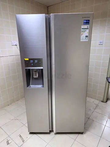 Samsung Side By Side Refrigerator With Showcase Door Water Dispenser Ice Maker