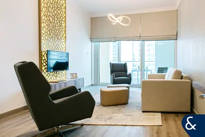 3 Bedrooms | Upgraded | High Floor