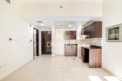 Bright Apt | Lowe Rise Building | Vacant on August