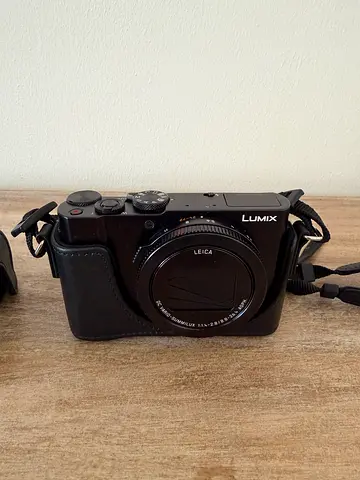 Panasonic Lumix LX10 Compact Digital Camera (with case) - Good Condition