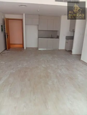 VACANT AND READY TO MOVE | MAIDS ROOM | SPACIOUS