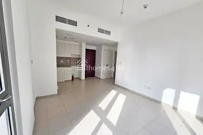 1BR Corner Unit | Prime Location | Vacant Now
