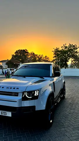 2023 Land Rover Defender 110 V8 Edition P525 - American Specs