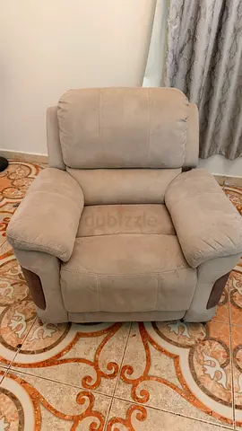 Beige Single-Seater Recliner Armchair - Comfortable Plush Upholstery