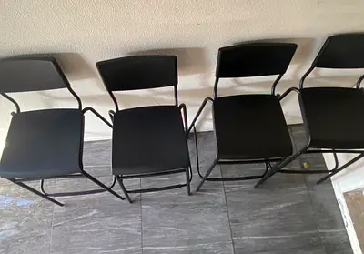 Set of 4 Black Metal Dining Chairs - Simple Modern Design
