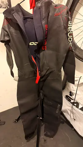 2 swiming wet suit for open water size L