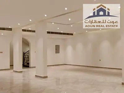 فيلا فاخره / مساحات واسعه / مواقف سيارات واسعه / موقع مميز / الطي / الشارقه